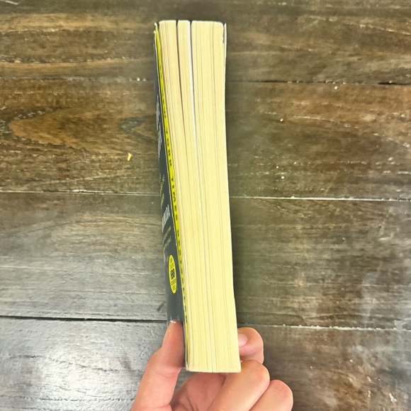 I’ll be Gone In the Dark: one Woman’s Search for the Golden State Killer- used - Picture 2 of 6